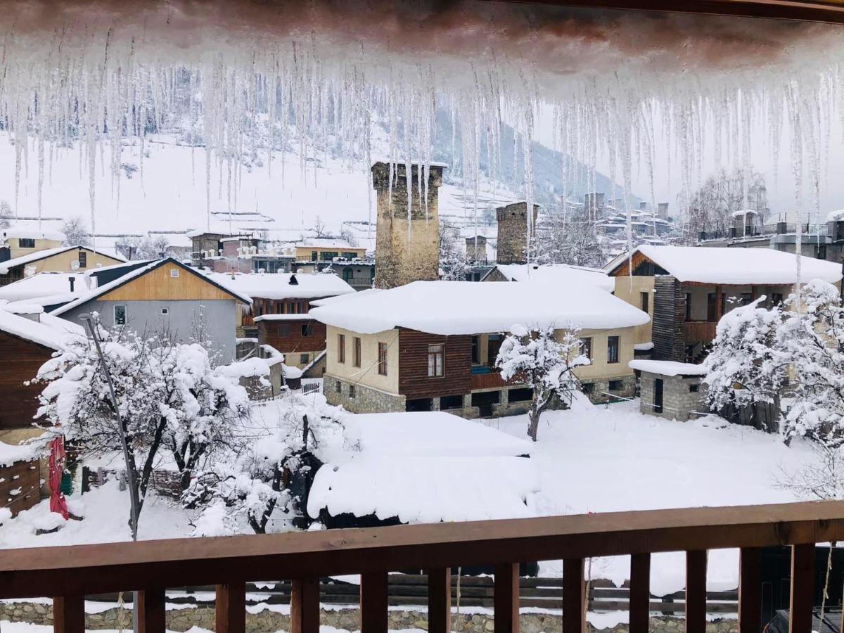 Hotel Svanseti メスティア エクステリア 写真