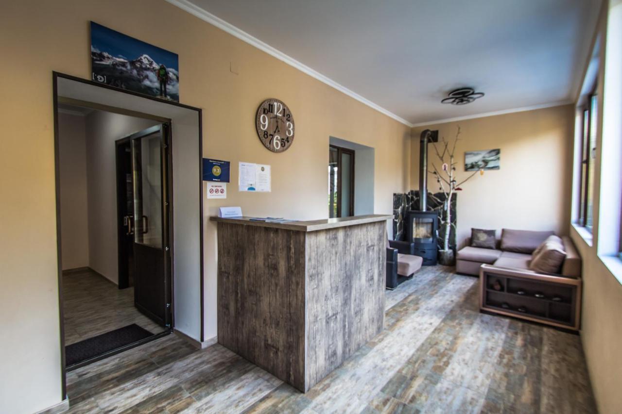 Hotel Svanseti メスティア エクステリア 写真