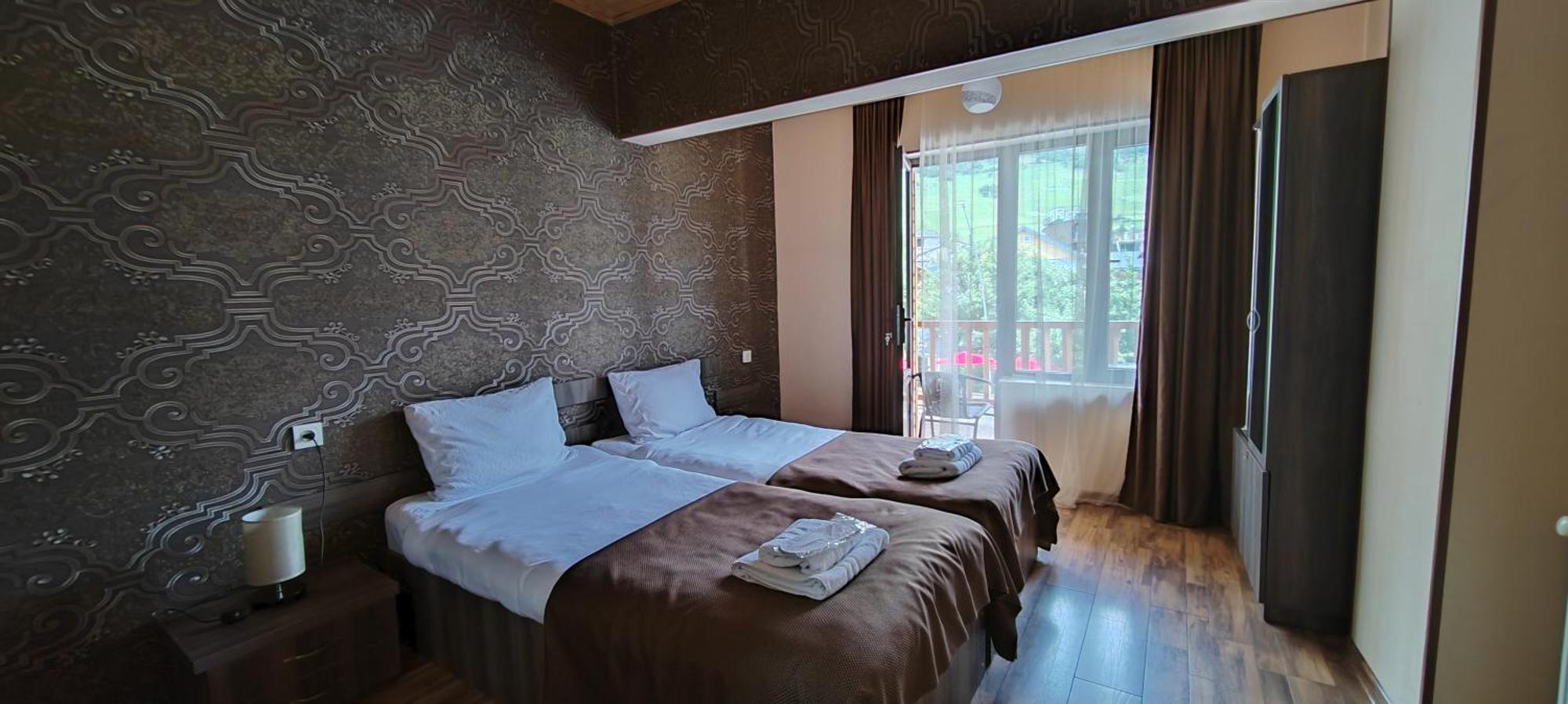 Hotel Svanseti メスティア エクステリア 写真