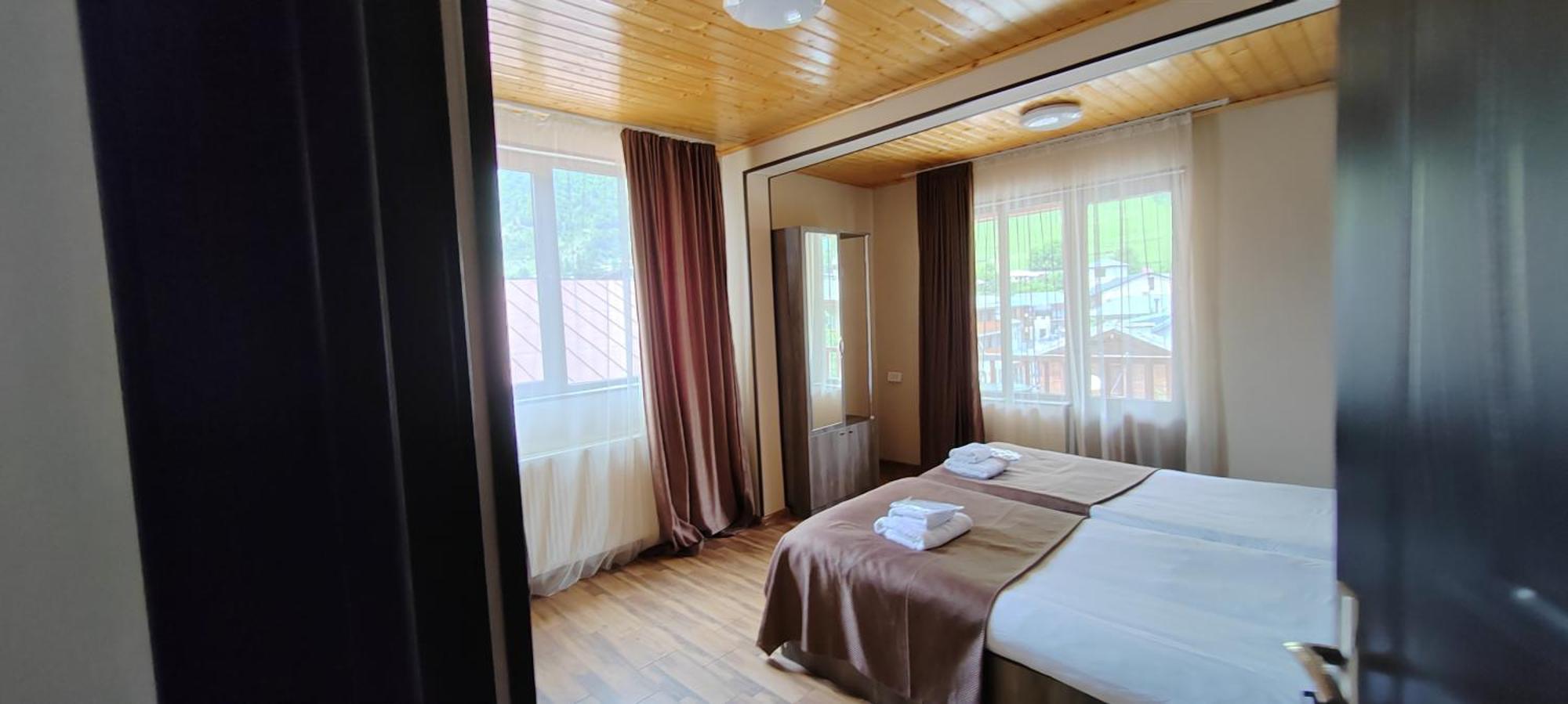 Hotel Svanseti メスティア エクステリア 写真