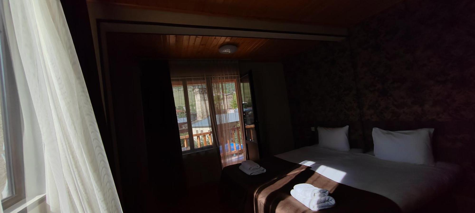 Hotel Svanseti メスティア エクステリア 写真