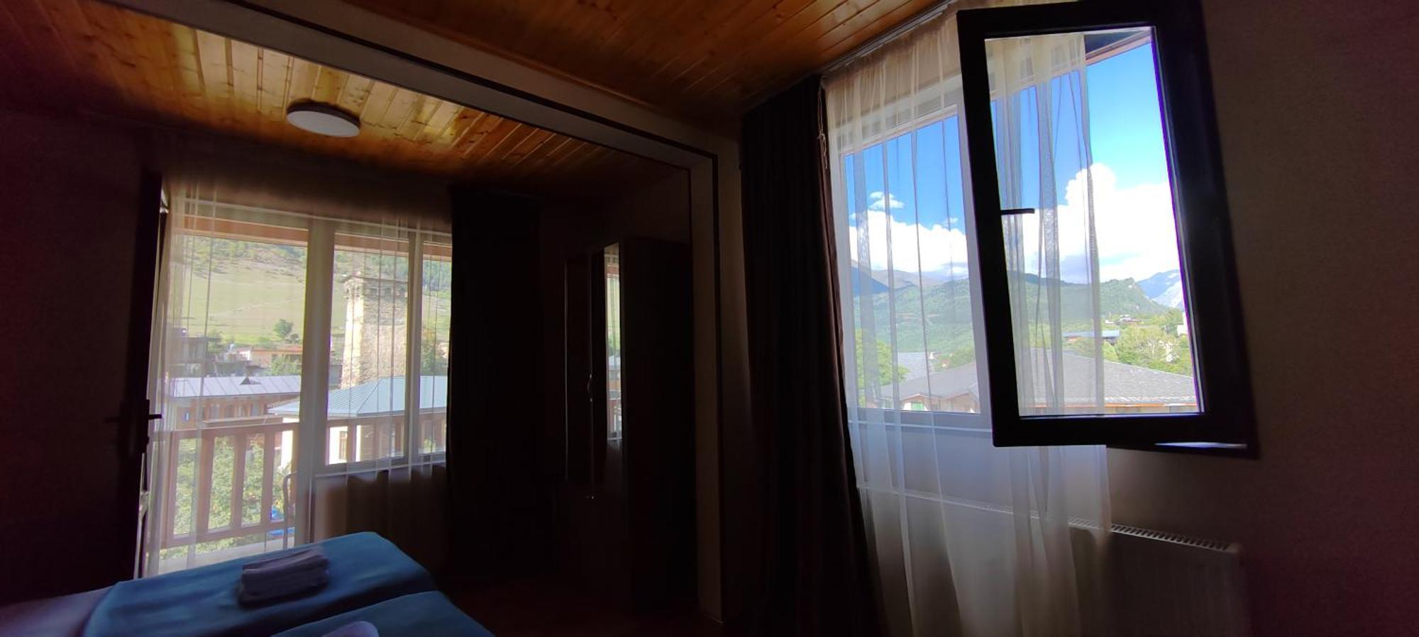 Hotel Svanseti メスティア エクステリア 写真