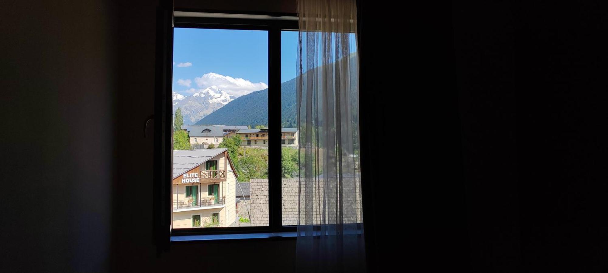 Hotel Svanseti メスティア エクステリア 写真