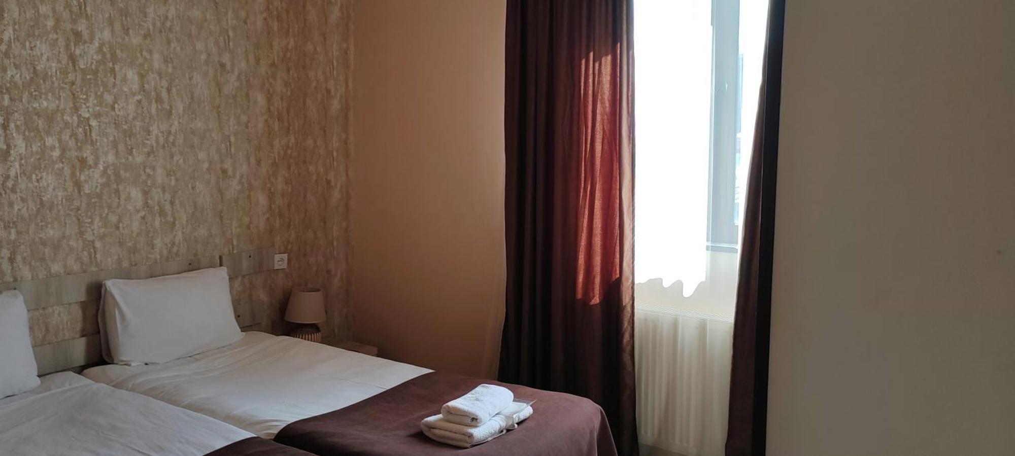 Hotel Svanseti メスティア エクステリア 写真