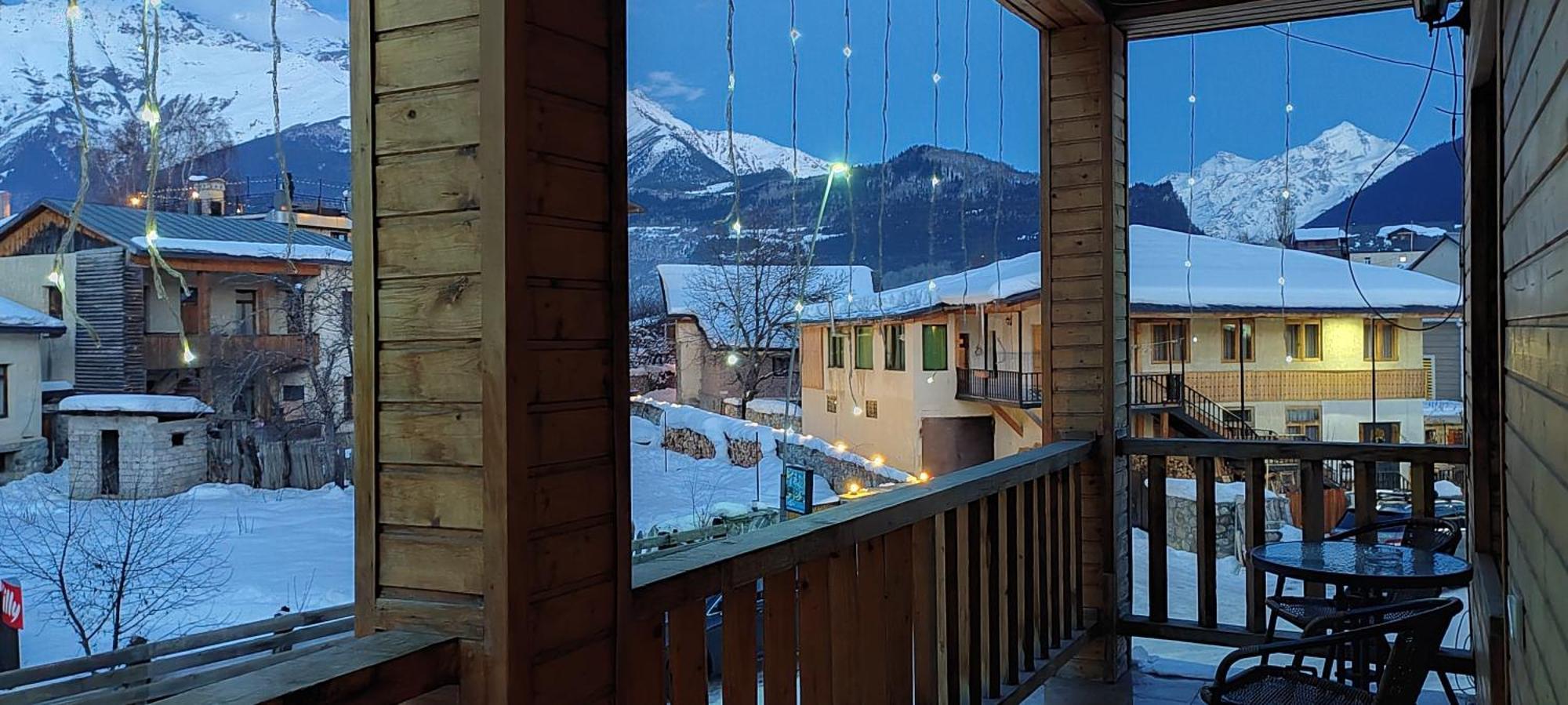 Hotel Svanseti メスティア 部屋 写真