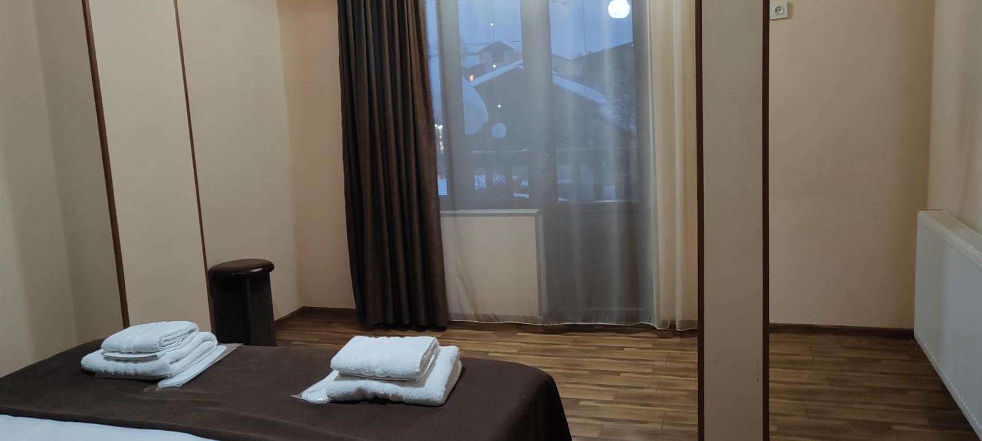 Hotel Svanseti メスティア エクステリア 写真